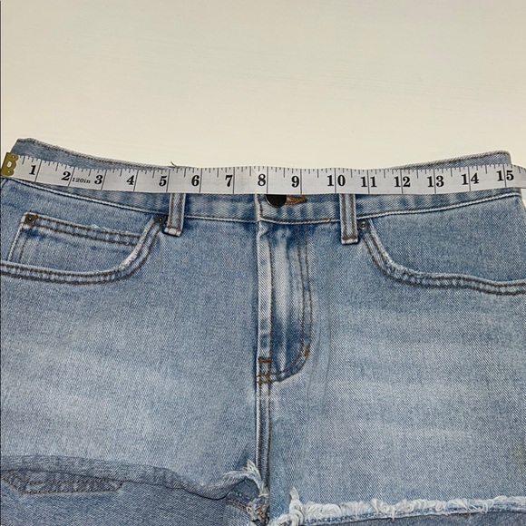 Denim Blue Women's Shorts size 27 Billabong. - Picture 5 of 6